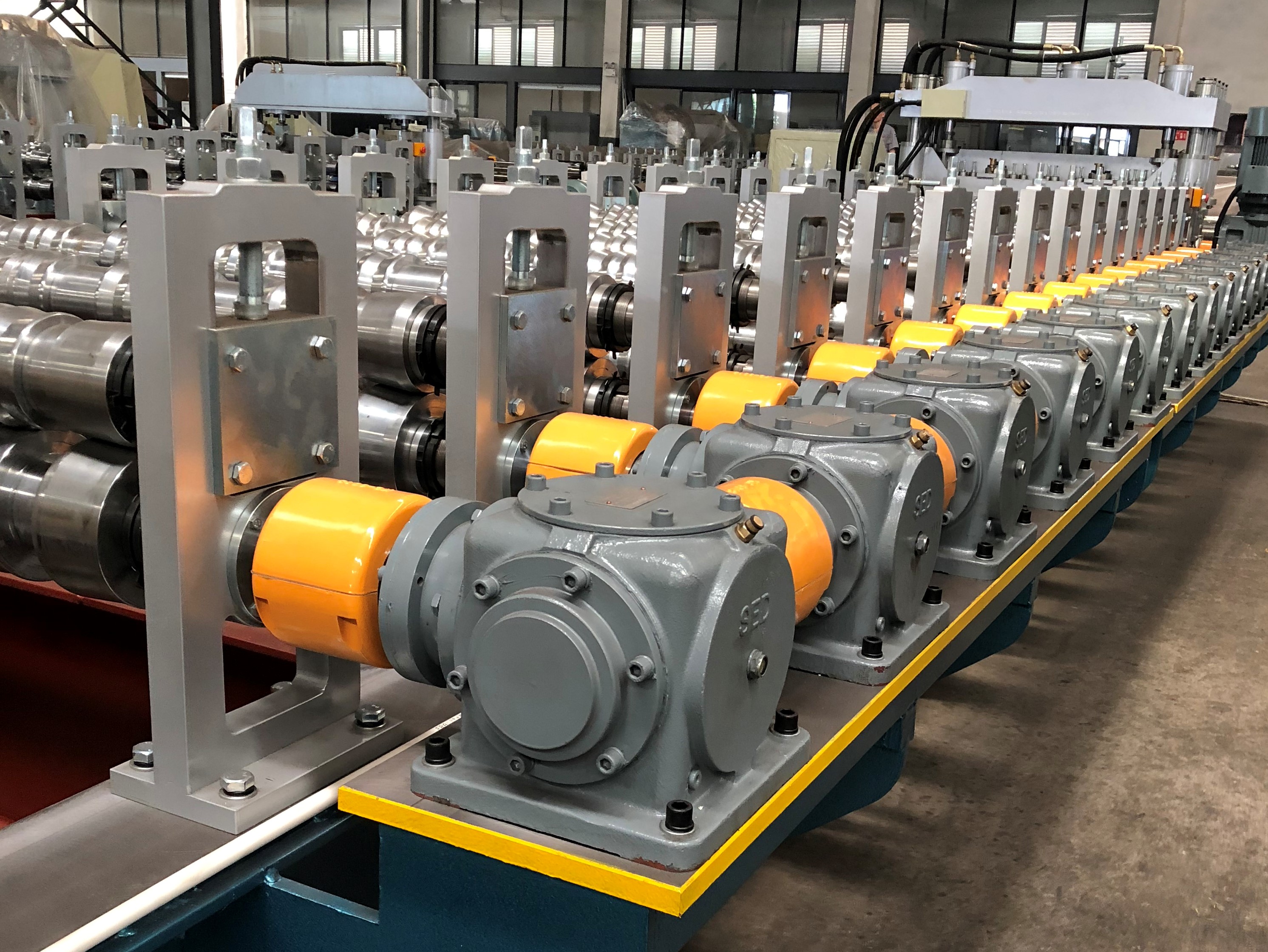 what-is-roll-forming-machine-and-its-advantages